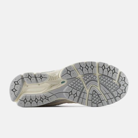 New Balance 2002R Gris M2002REK